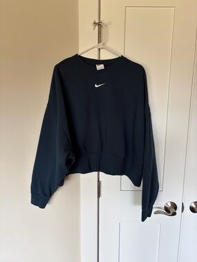 Nike Women's Navy Cropped Crewneck Sweatshirt with White Swoosh